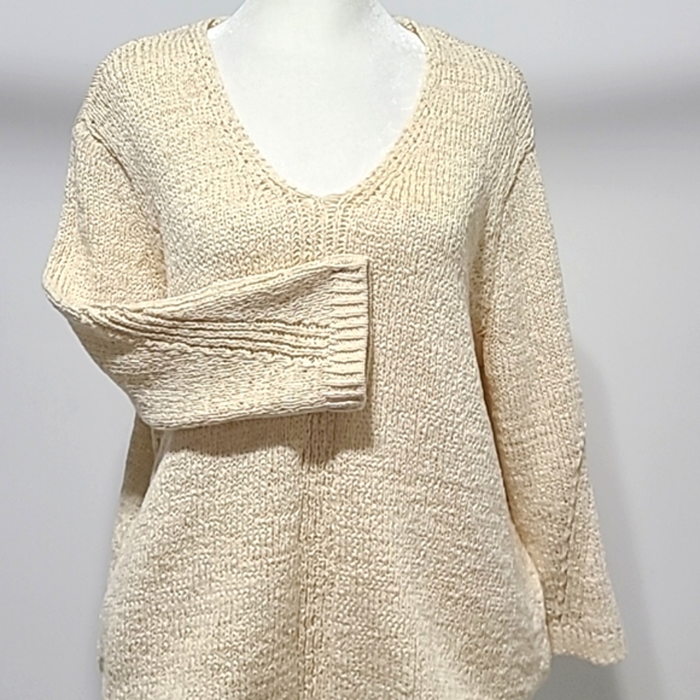 Grace Cream sweater Side Slits Long Sleeves NWT